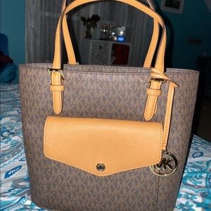 MK PURSE